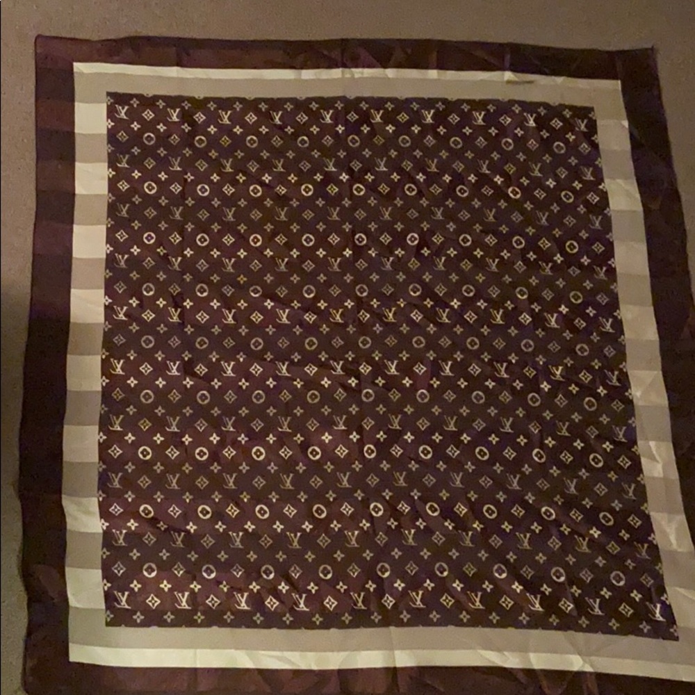 Louis Vuitton scarf